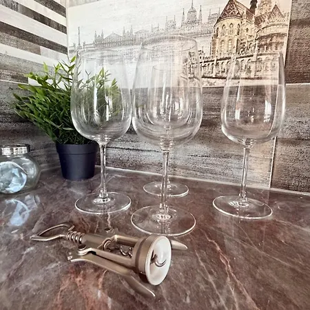Crystal * Budapest